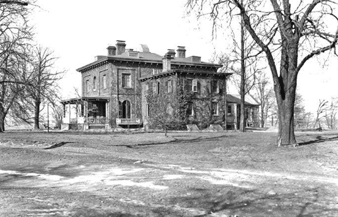 chisholm-mansion